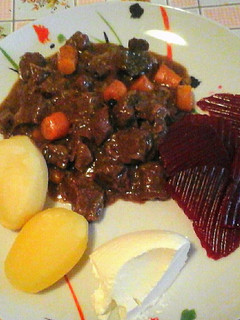 Svéd 🇸🇪 Klasszikus marhapörkölt céklával "Kalops" recept fotója
