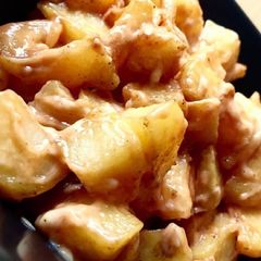A picture of Aloo mayo masala chat.
