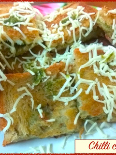 A picture of Chilli cheesy toast.