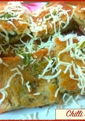 A picture of Chilli cheesy toast.