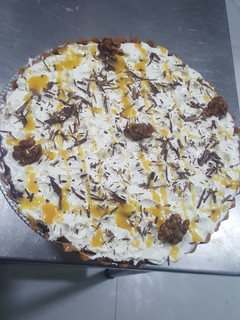 Una foto de Tarta de banana ganash y crema pastelera