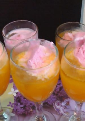 Foto resep Orange Squash with Strawberry Ice Cream