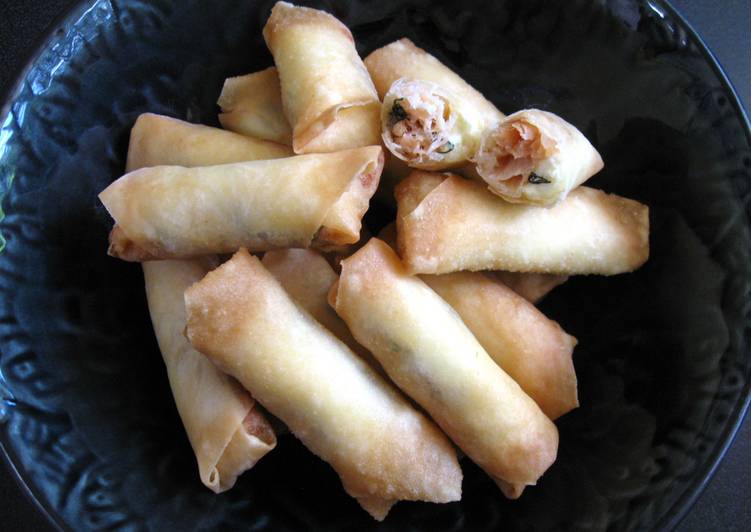 Recipe of Ultimate Smoked Salmon &amp; Cream Cheese Spring Rolls