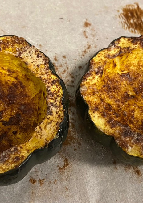 A picture of Roasted Acorn Squash.