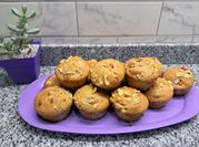 Una foto de cupcakes de chocolate
