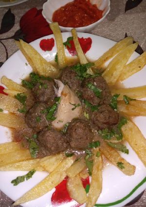 صورة لوصفة طاجين الكفتة مع بطاطا مقليه