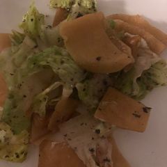 A picture of Fattoush salad dressing.