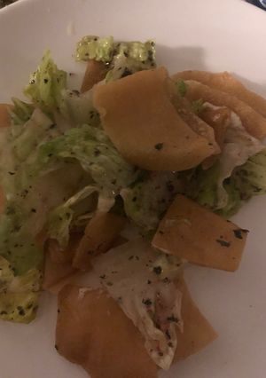 A picture of Fattoush salad dressing.