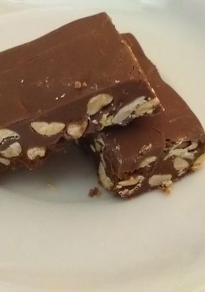 Una foto de Barra de chocolate con maní