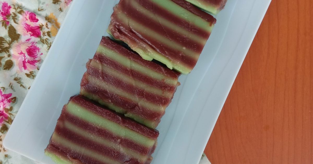 Kue lapis manado coklat pandan