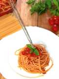 Spaghetti al filetto di datterini e menta