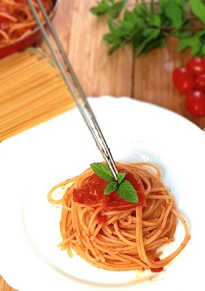 Foto di Spaghetti al filetto di datterini e menta