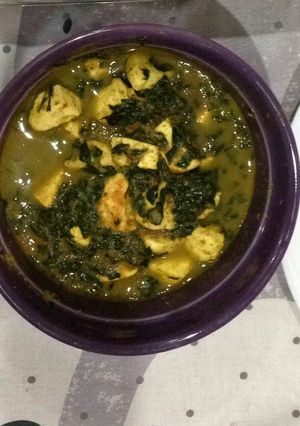 A picture of Saag paneer.