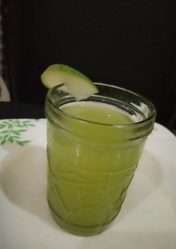 A picture of Cucumber and ginger juice.