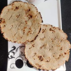 A picture of Milky Jowar bhakhri.