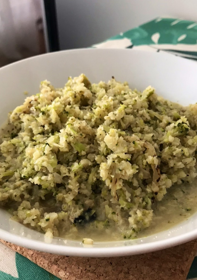 Una foto de Arroz cremoso de brócoli y coliflor