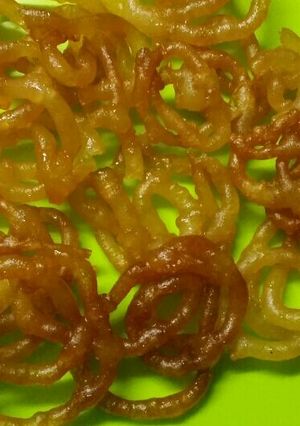 A picture of Instant jalebi.