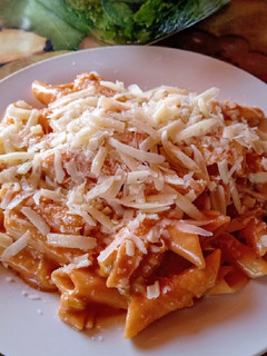 Una foto de One pot pasta rigati (mostaccioli)