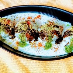 Keema dahi vada A picture of Keema dahi vada.