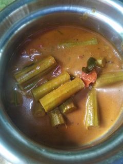 முருங்கைகாய் பொரிச்ச குழம்பு👌👌👌 செய்முறை முக்கிய புகைப்படம்