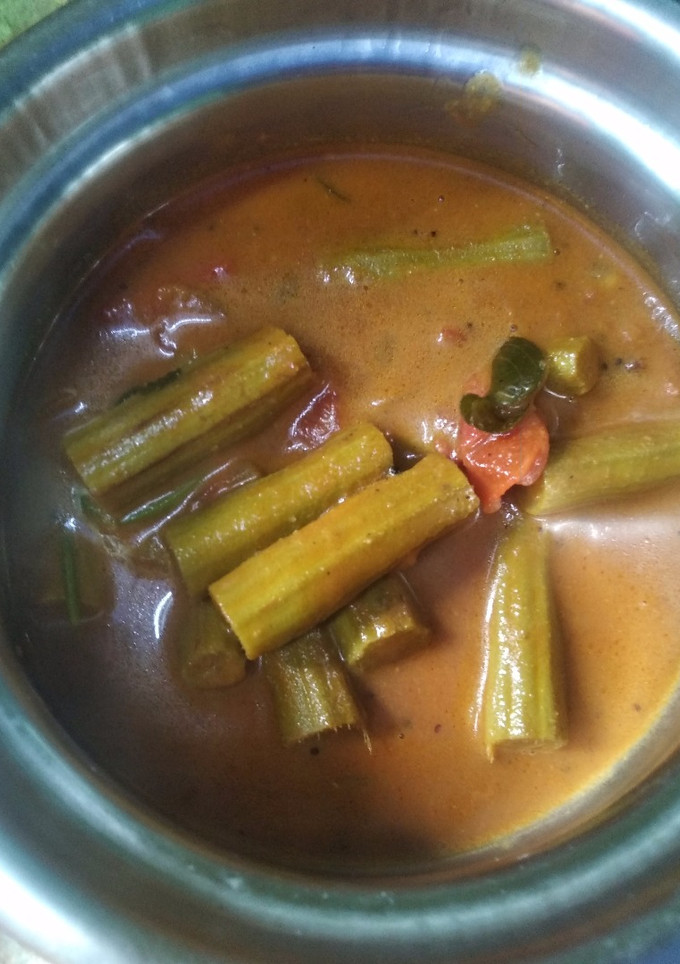 முருங்கைகாய்  பொரிச்ச குழம்பு👌👌👌 செய்முறை முக்கிய புகைப்படம்