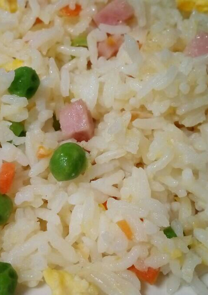 Una foto de Arroz con tres delicias