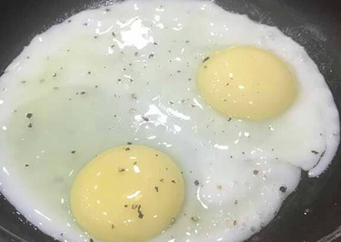 Easiest Way to Make Super Quick Homemade Sunny side up eggs