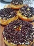 Donat Labu Kuning topping Meises Coklat