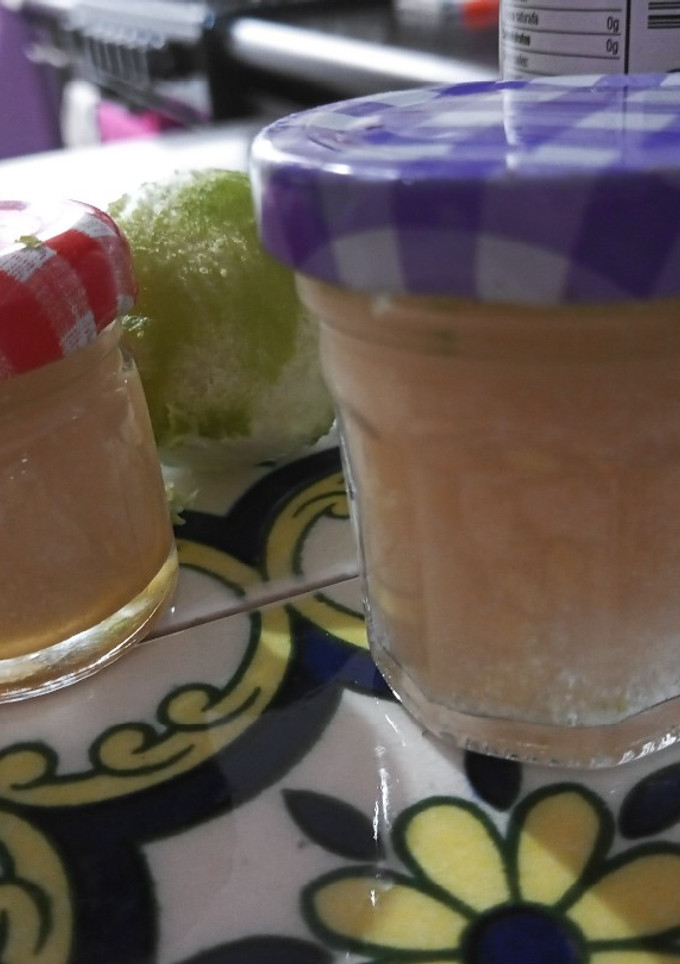 Una foto de Yakult de suero de kéfir