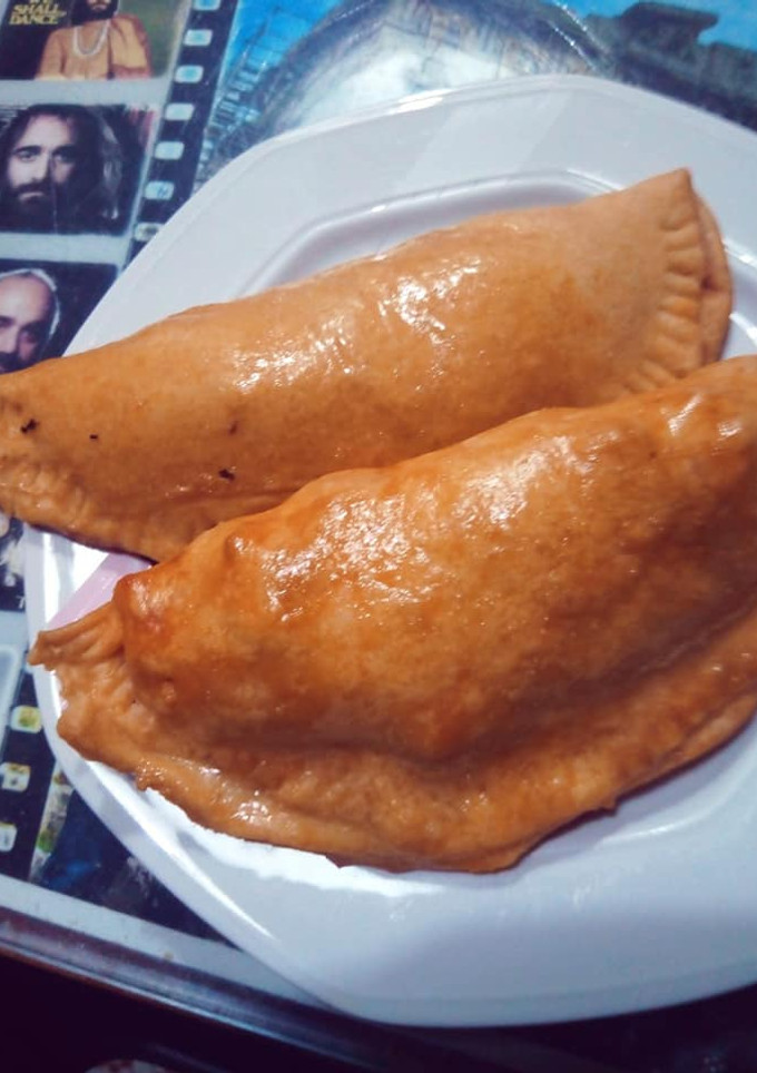 Una foto de Empanadillas rellenas de atún con tomate