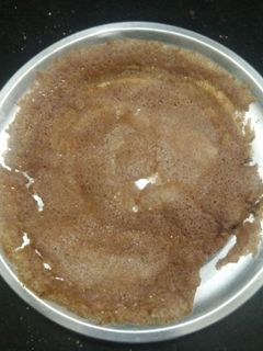 ராகி தோசை(ragi dosai recipe in tamil) செய்முறை முக்கிய புகைப்படம்