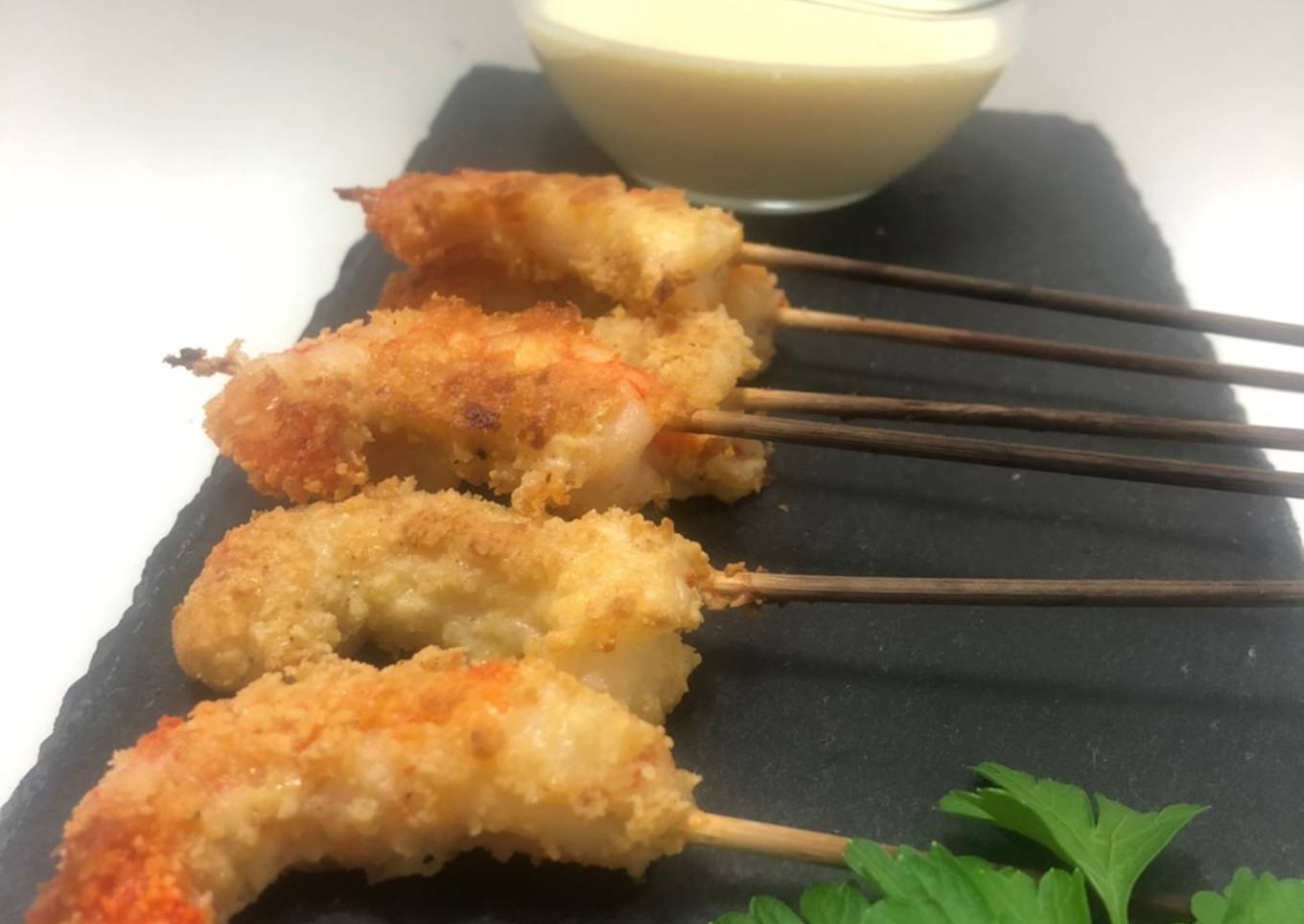 Crujiente de gambones con ajonesa saludable