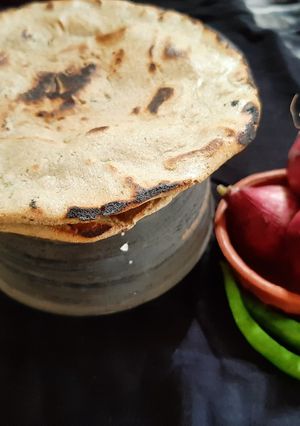 બાજરી ના રોટલા રેસીપી મુખ્ય ફોટો