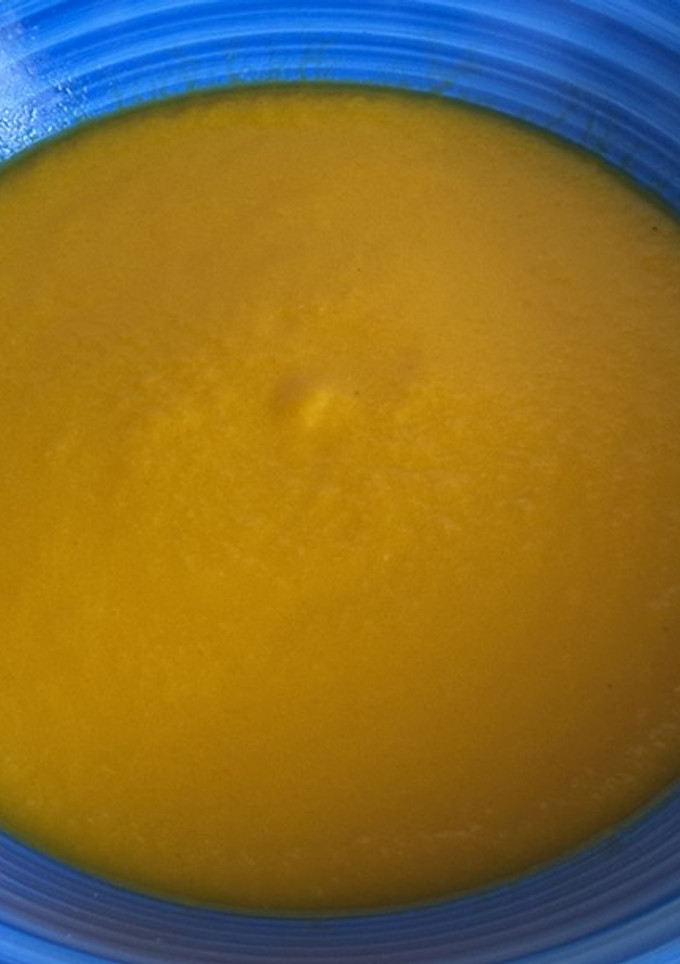 Una foto de Crema de calabaza, zanahoria y curry