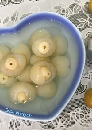 Hình của món Chè hạt sen nhãn lồng.