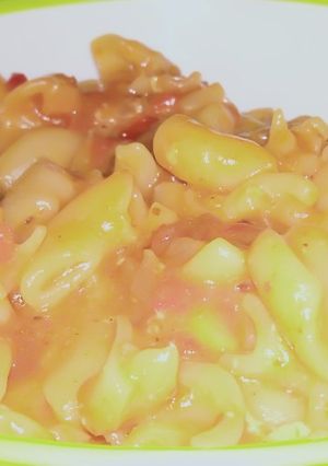 A picture of Red sauce macroni.