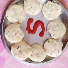 Vegiieee Idlis A picture of Vegiieee Idlis.
