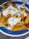 Rigatoni pomodorini olive e stracciatella