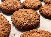 A picture of oatmeal cookies
