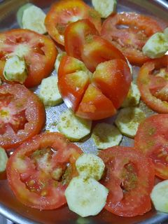 સલાડ (Salad Recipe In Gujarati) રેસીપી મુખ્ય ફોટો