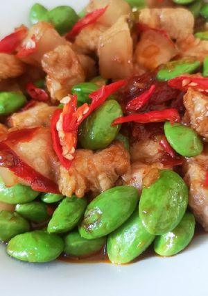 รูปของ สะตอผัดหมูสามชั้น พริกแดง