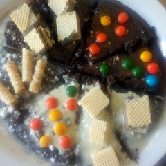 A picture of Brownie pizza.