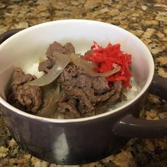 A picture of Copycat Yoshinoya beef bowl.