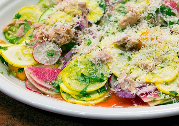 Summer Squash Salad with Radishes and Tuna Summer Squash Salad with Radishes and Tuna