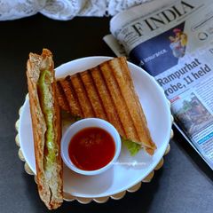 A picture of Grilled Chicken Mayonnaise Sandwich.