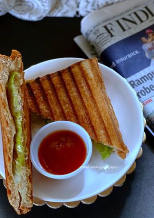 A picture of Grilled Chicken Mayonnaise Sandwich.