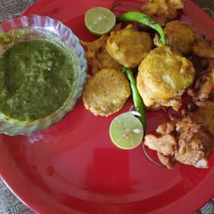 A picture of Tomato cheese chutney pakoda.