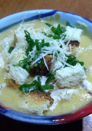 Una foto de Sopa Súper cremosa de zapallo anco y verduras
