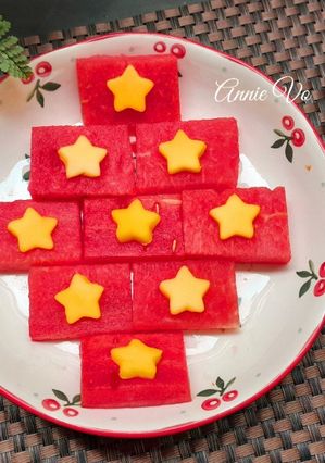Hình của món Cờ đỏ sao vàng phiên bản mini.