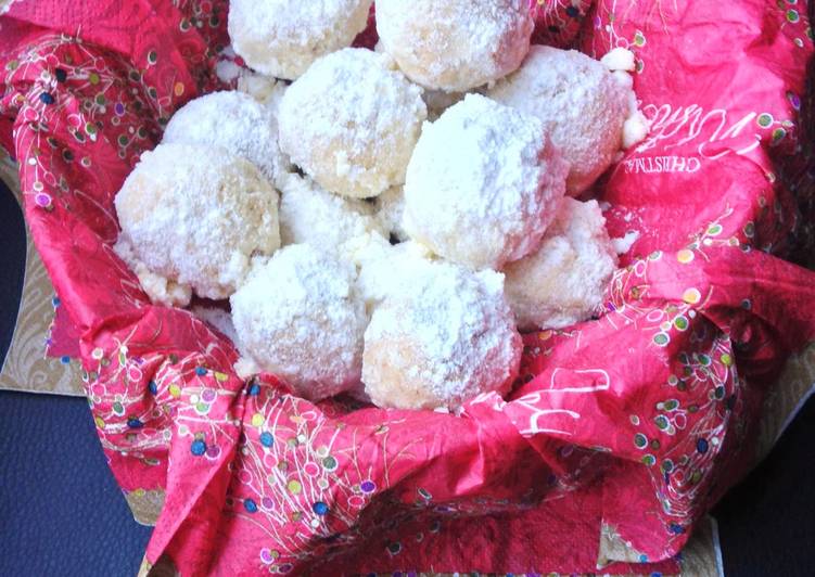 Simple Way to Prepare Quick Walnut Snowball Cookies